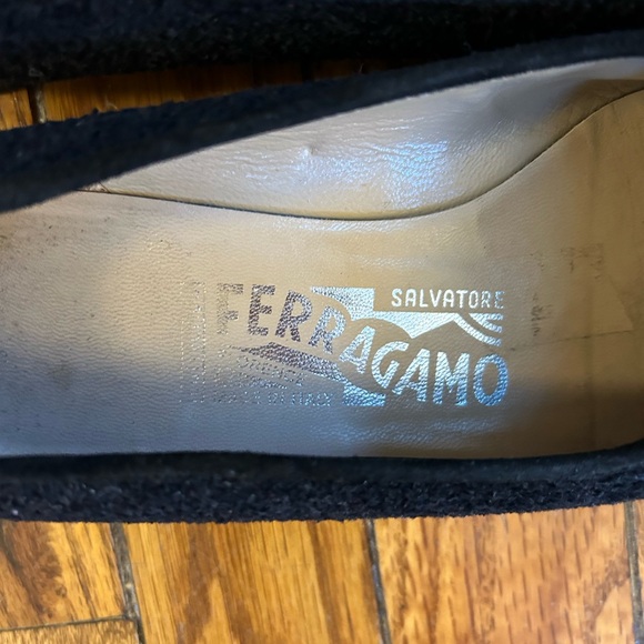 Salvatore Ferragamo Vintage Boucle Flats, size 6.5 - Picture 4 of 10